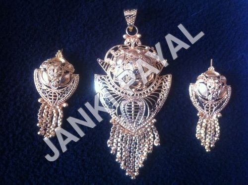 Imitation Pendent Set