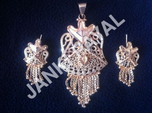 Imitation Jewellery Pendant Set