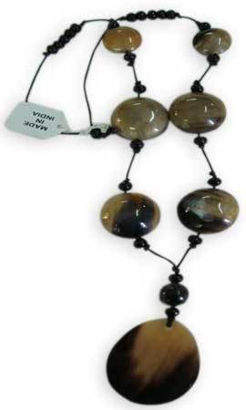 horn-necklace-rcin-702-15402[1]