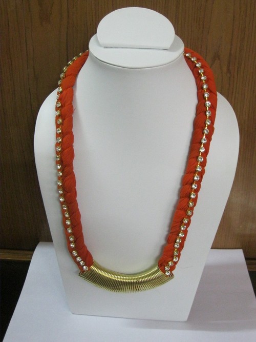 Multi beads neck