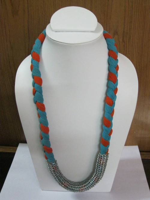 Multi beads neck