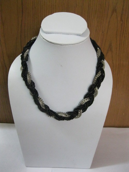 Multi beads neck