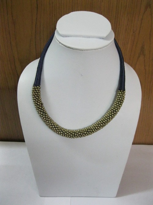 Multi beads neck