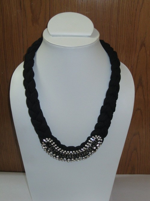 Multi beads neck