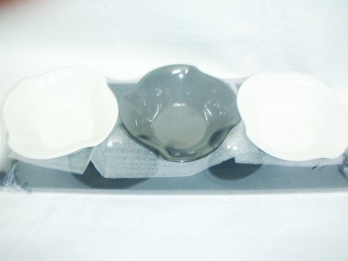 Ceramic Dry fruit set plate (Black & white colour model)