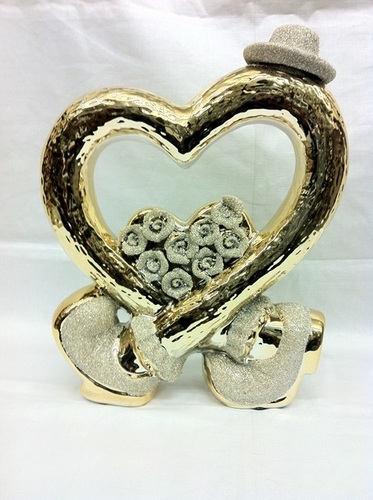 Gold Ceramic Heart Show Pieces statue