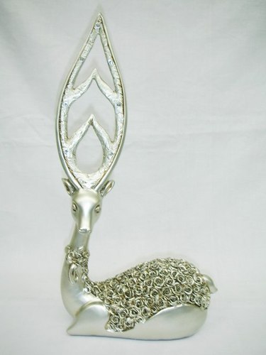 Ceramic Deer Show Pieces