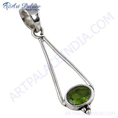 Delicate Peridot Gemstone Silver Pendant