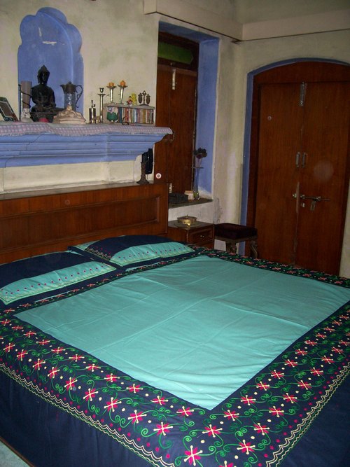 Bed Sheets & Bed Covers