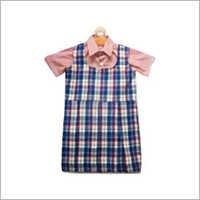 स्कूल यूनिफॉर्म्स