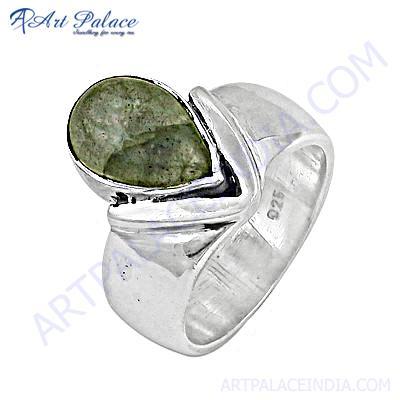 Delicate Labradorite Gemstone Silver Ring