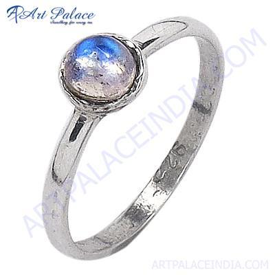 Classy Rainbow Moonstone 925 Streling Silver Ring