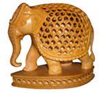 ELEPHANT UNDERCUT WITH BASE