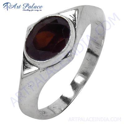 Luxurious Gemstone Silver Ring With Garnet