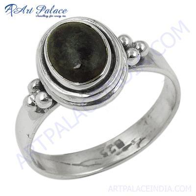 Elegant Labradorite Gemstone 925 Sterling Silver Ring