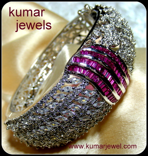 BROAD DESIGNER BRACELET