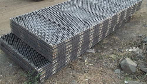 Expanded Flat Bar Grating