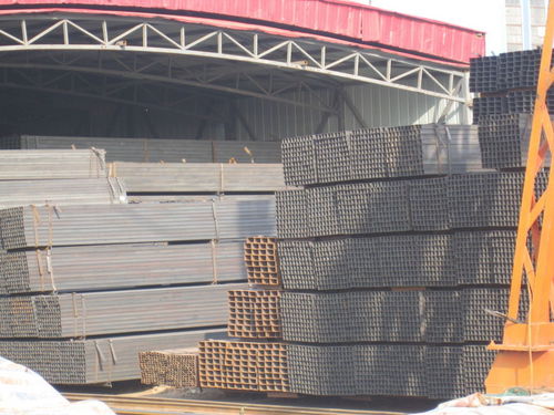 Carbon Steel Rectangular Pipe at Best Price in Mumbai | Ashter Trading