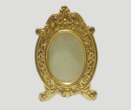 oval photo frame