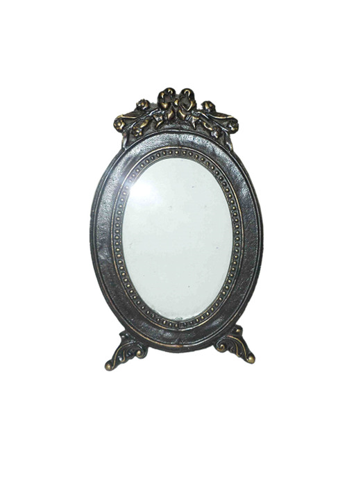 oval photo frame