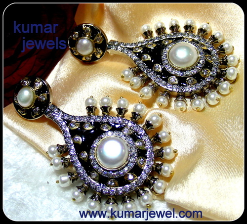 ENAMEL ANTIQUE EARRING
