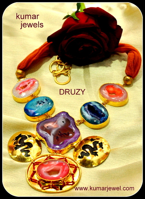 DRUZY STONE SET.