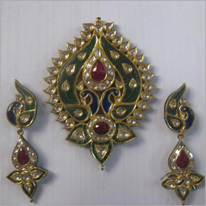 Kundan Peacock Gold Pendant Set