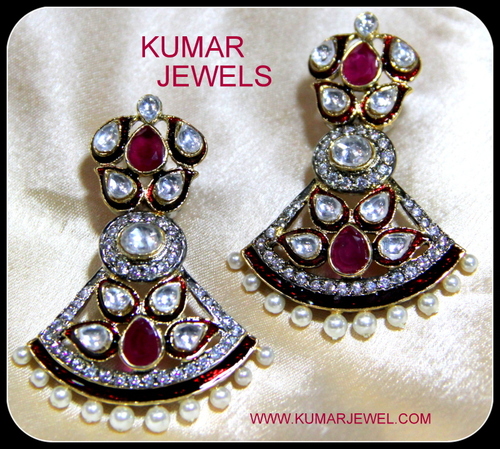 NEW FASHION EARRING