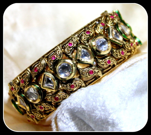 KUNDAN BRACELET