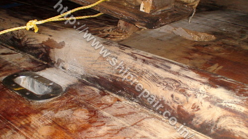 Floating Vessel Repair Service