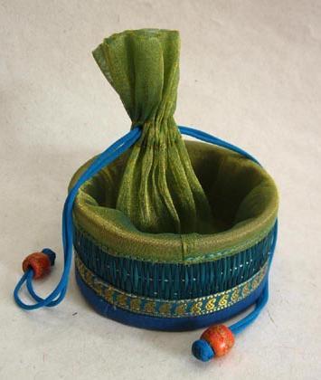 Thamboolam Pouch
