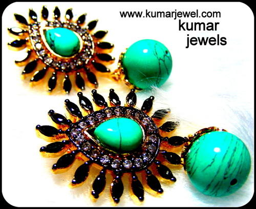 NEON FLOWER EARRING.