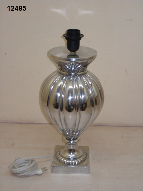 Shiny Lamp - Aluminum 15x10 Cm, Silver Finish | Decorative Glass Shade, Tabletop Ambient Lighting