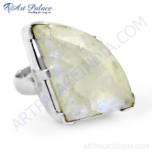 Stylish Rainbow Moonstone Gemstone Silver Ring