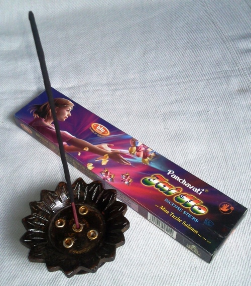 INCENSE CONES BURNER