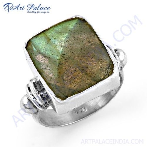 Bold Bagutte Labradorite Gemstone Silver Ring Jewelry