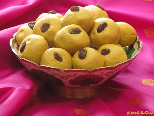 Besan Dry Fruit Laddu