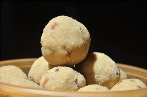Gond Laddu