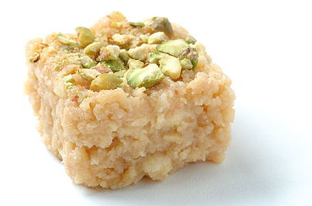 Kalakand - Milk Nuts Sugar | 2x2x2 cm Creamy Delicious Fragrant Nutty Soft Sweet Refrigerate for Freshness 50 grams