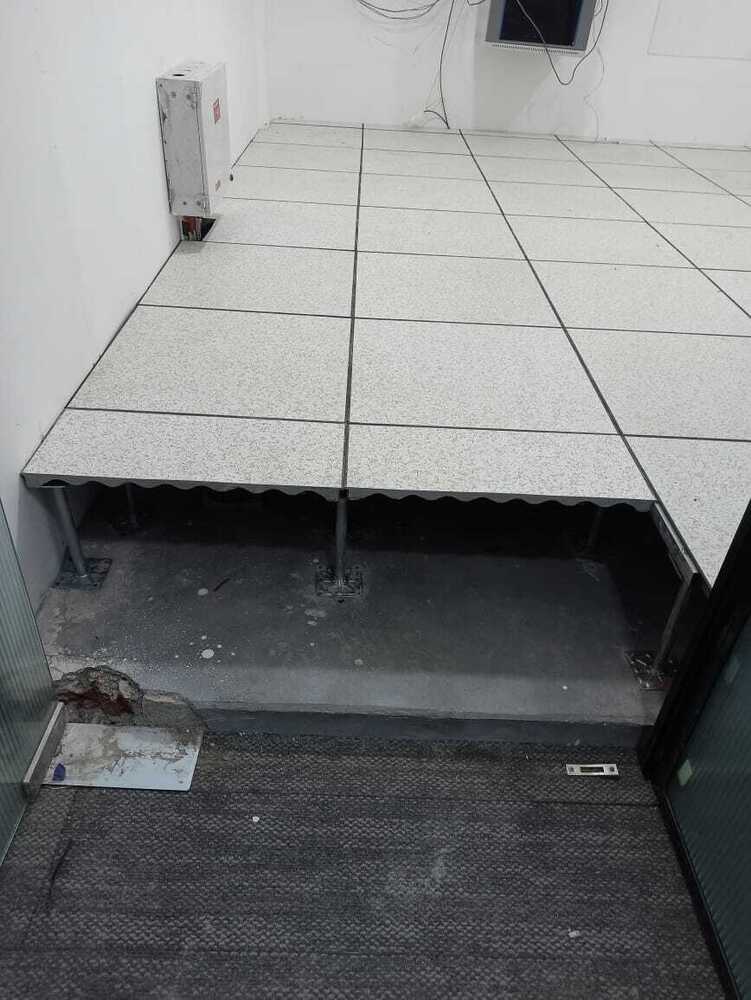 Unitile High Grade Raised Flooring