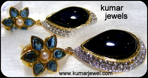 BLACK DROP EARRING.