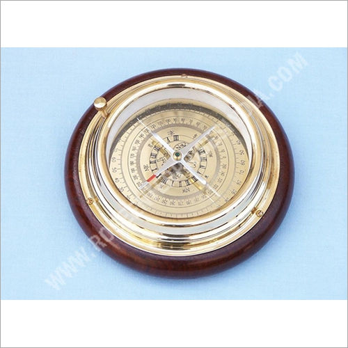 Wooden Base Loked Directional Brass Compass