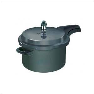 Hard Anodized Pressure Cooker - Hard Anodized Aluminum, 15 psi Pressure, Variable Capacity | Ergonomic Cool Handles, Scratch Resistant, Easy Operation, Unique Pressure Indicator, Extra Strong Safety Lugs