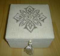 Waterproof Zari Jewellery Boxes