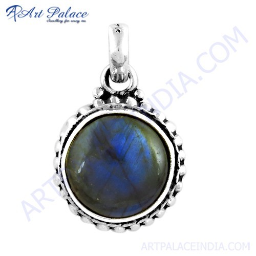 Traditional Labradorite Gemstone Silver Pendant