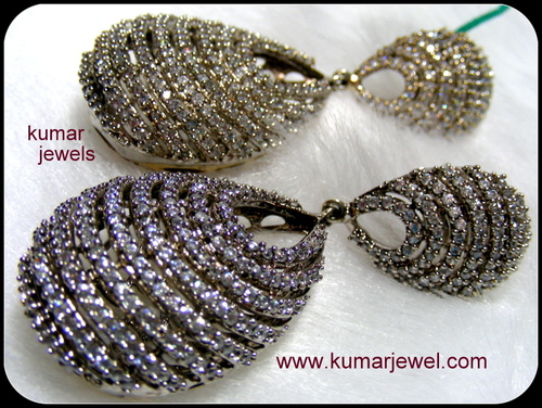 ANTIQUE WHITE EARRING
