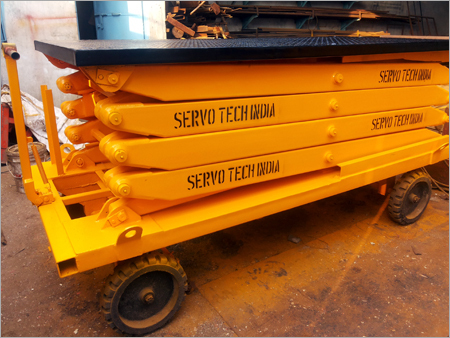 Heavy Duty Hydraulic Lifting Table By SERVO TECH INDIA