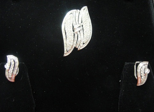 Diamond Pendant Sets