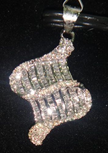 Diamond Pendant Sets - 14K Gold, 0.86ct White Diamonds | Elegant Design, Luxury Jewelry, Diamond Accents