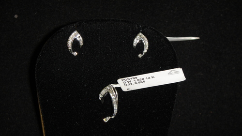 Diamond Pendant Sets